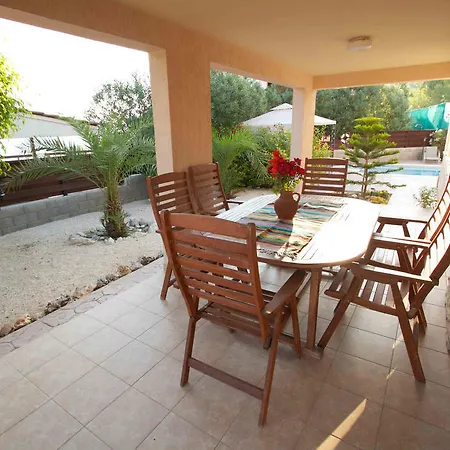 Villa Villas *