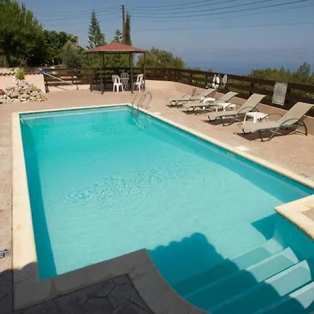 Villas Willa Kinousa