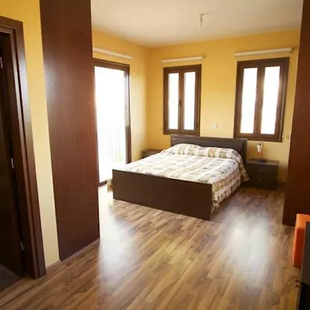 Villas וילה Kinousa